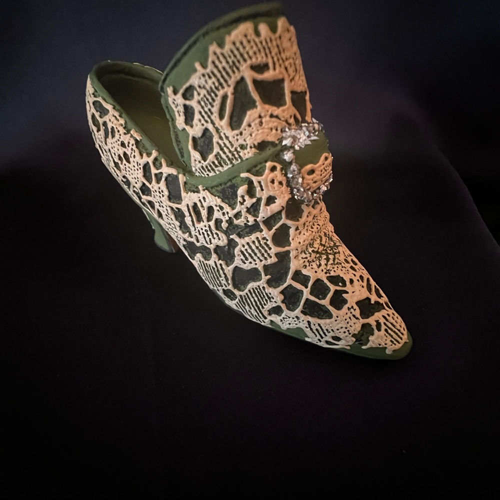Minature Elegant Miniature  Shoe